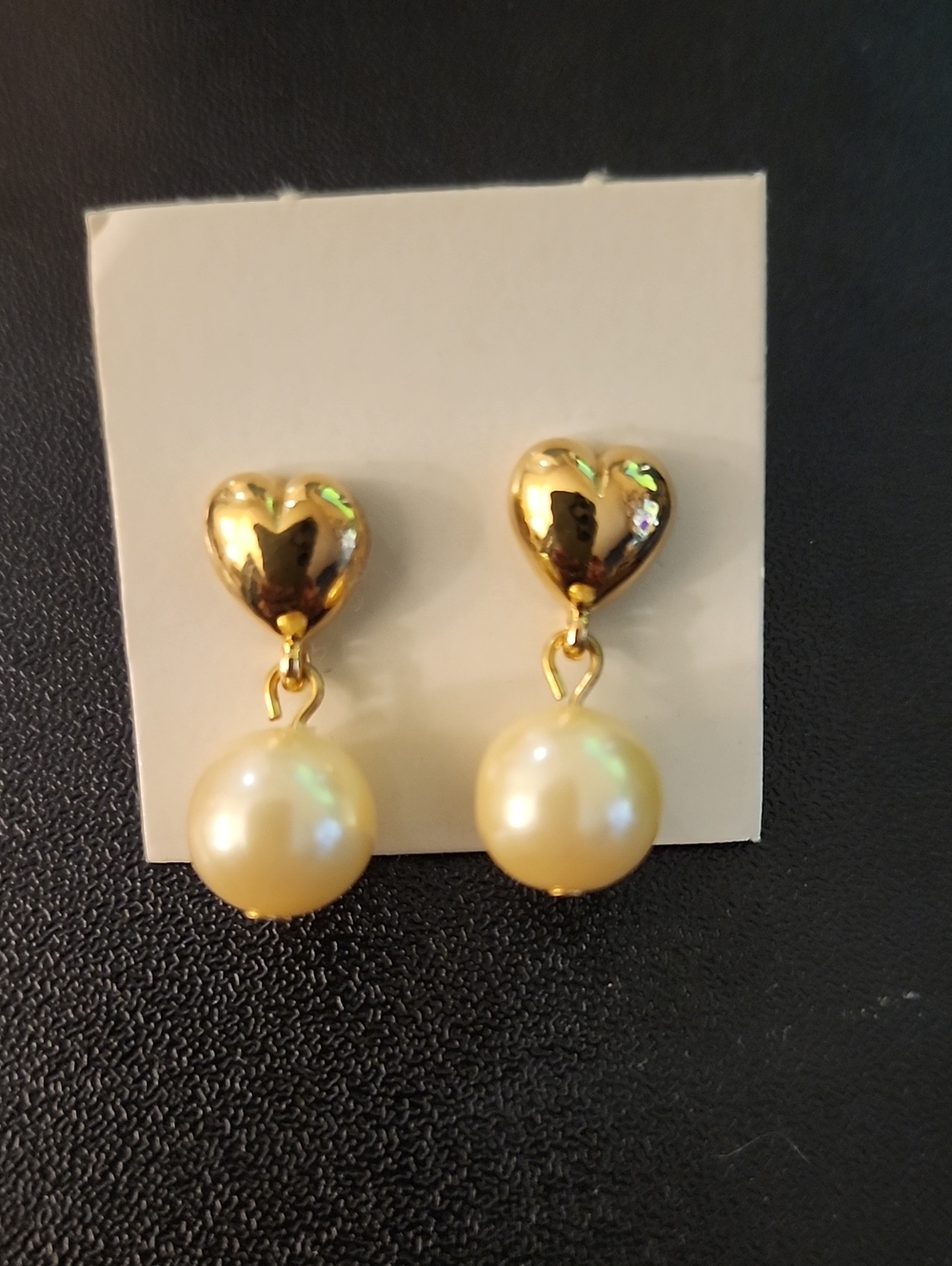 Vintage 1990 AVON Heart Earrings